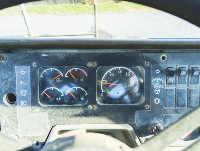 1999-777D-9